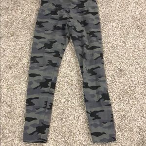 Girls Camo leggings